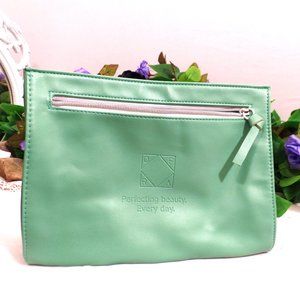 Perfecting Beauty Bag - Turquoise - OFRA Cosmetics